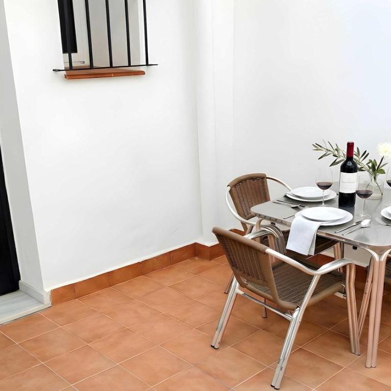 Apartamento Con aire acondicionado y patio ideal para mascosta Solo alquilamos familias y parejas - Appartement - 2