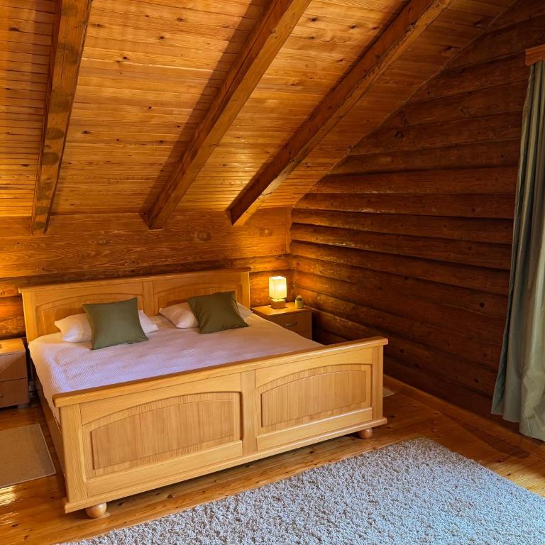 Pine River Dobrenica - Three-Bedroom Chalet - 34