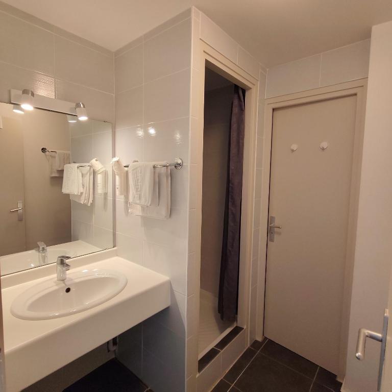 Hotel Actuel Chambéry Centre Gare - Chambre Triple - 4