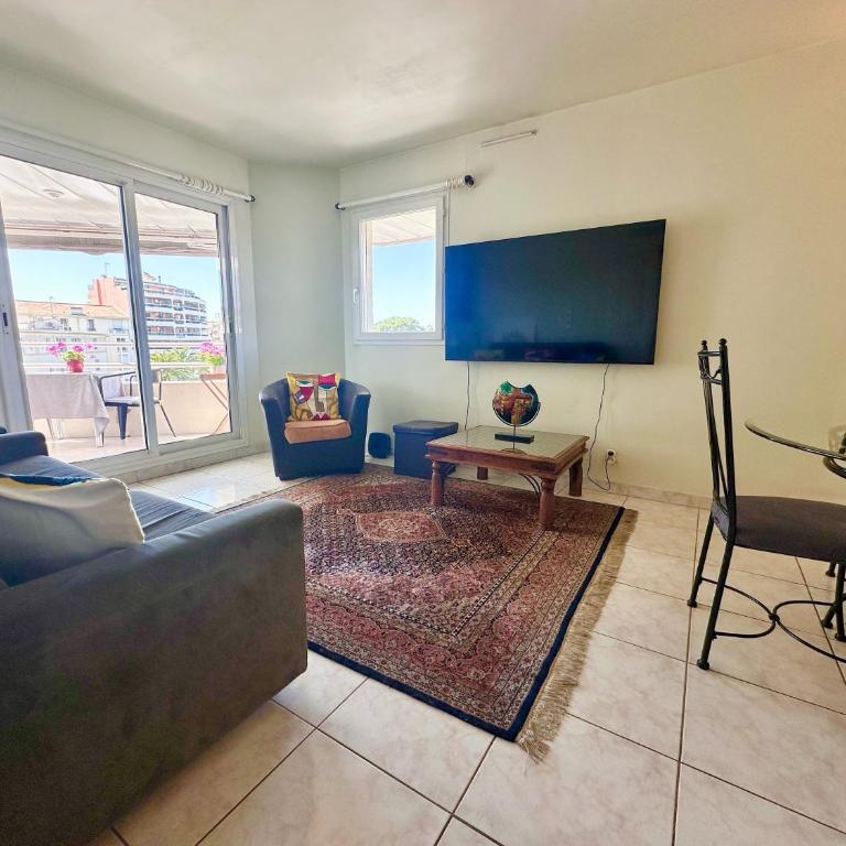 2 pièces gare Antibes proche port - Appartement - 10