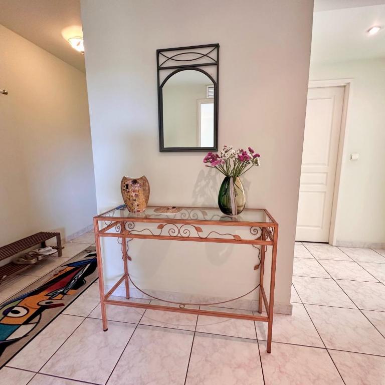 2 pièces gare Antibes proche port - Appartement - 26