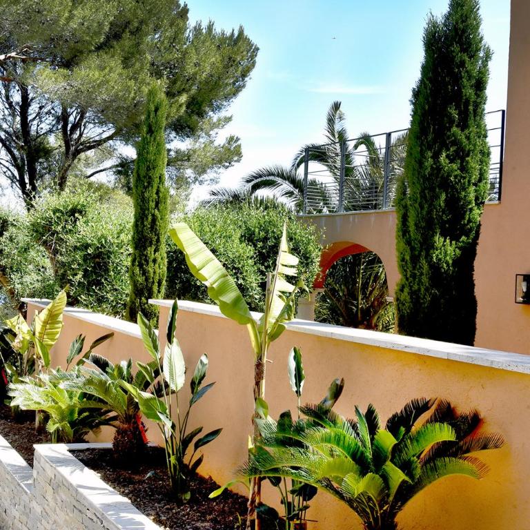 Villa Bellevue, magnifique vue mer! Piscine chauffée, à10 mns de la plage et du centre! - Villa - 36