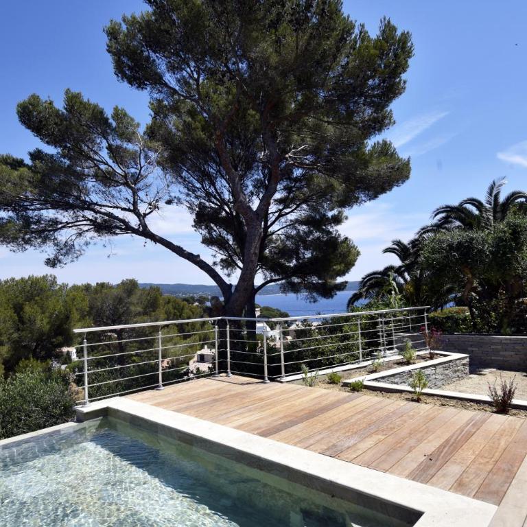 Villa Bellevue, magnifique vue mer! Piscine chauffée, à10 mns de la plage et du centre! - Villa - 40