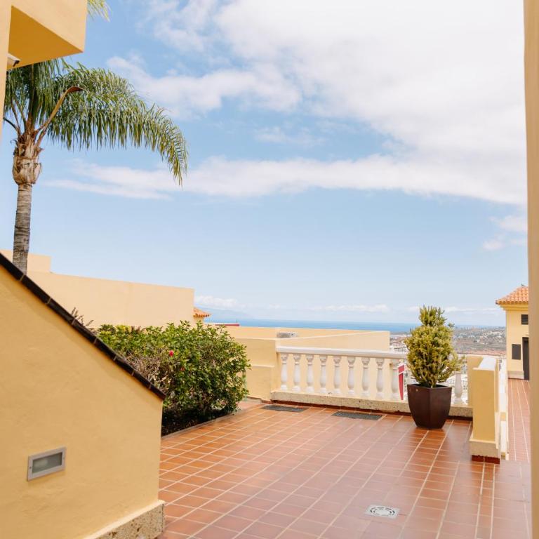 Bright 1BR with Private Terrace & Views &Pool by Aqua Vista Tenerife - One-Bedroom Premium Apartment with Ocean View - 11