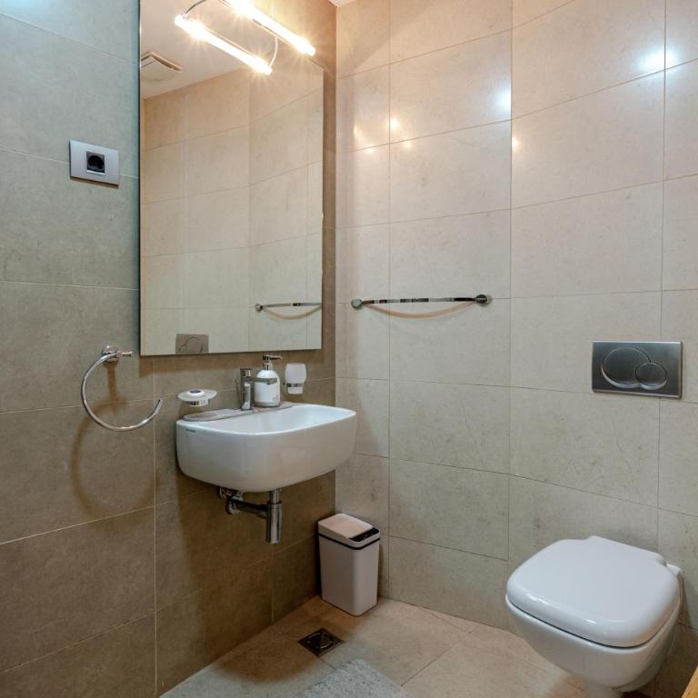 Amazing sea view luxury apartment in center of city near the beach - Two-Bedroom Apartment - 12