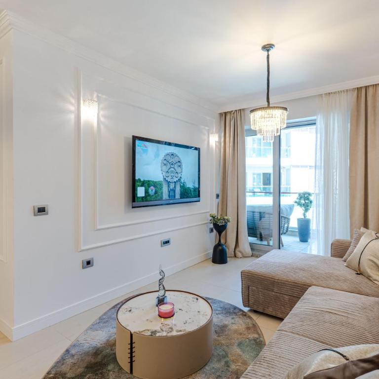 Amazing sea view luxury apartment in center of city near the beach - Two-Bedroom Apartment - 42