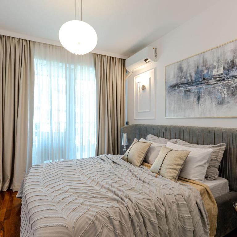 Amazing sea view luxury apartment in center of city near the beach - Two-Bedroom Apartment - 47