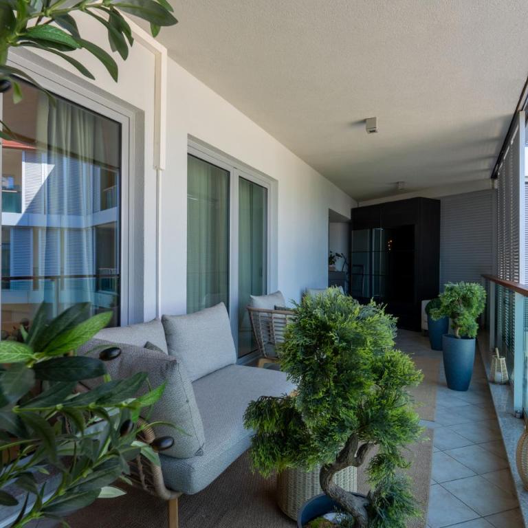 Amazing sea view luxury apartment in center of city near the beach - Two-Bedroom Apartment - 51