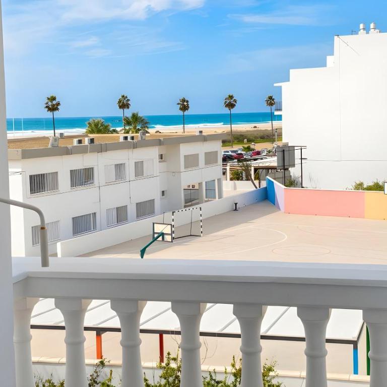Apartamento con con balcon ideal para familias cerca de la playa - Apartment - 5