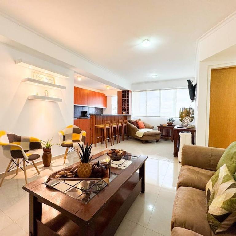 Spacious & Convenient, Comfortable Apartment In La Campiña, CCS - Apartamento Suite de 3 dormitorios - 1