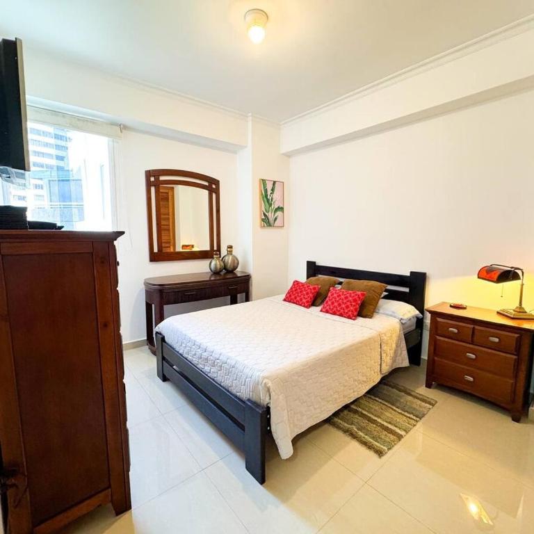 Spacious & Convenient, Comfortable Apartment In La Campiña, CCS - Apartamento Suite de 3 dormitorios - 11