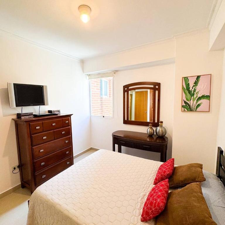 Spacious & Convenient, Comfortable Apartment In La Campiña, CCS - Apartamento Suite de 3 dormitorios - 47