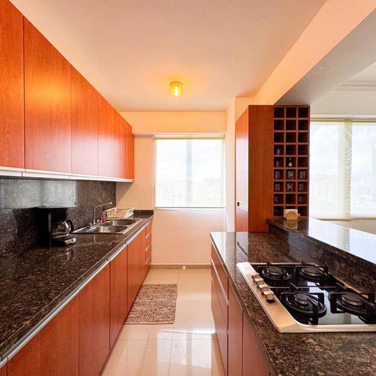 Spacious & Convenient, Comfortable Apartment In La Campiña, CCS - Apartamento Suite de 3 dormitorios - 48