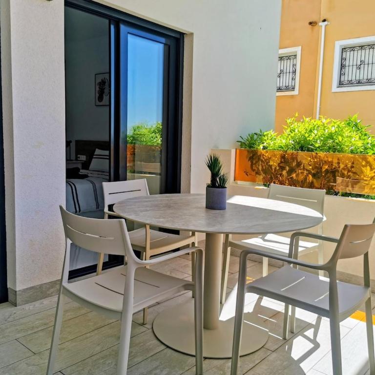 Luxury Apartment with Private Pool & XXL Terrace - Two-Bedroom Apartment - 23