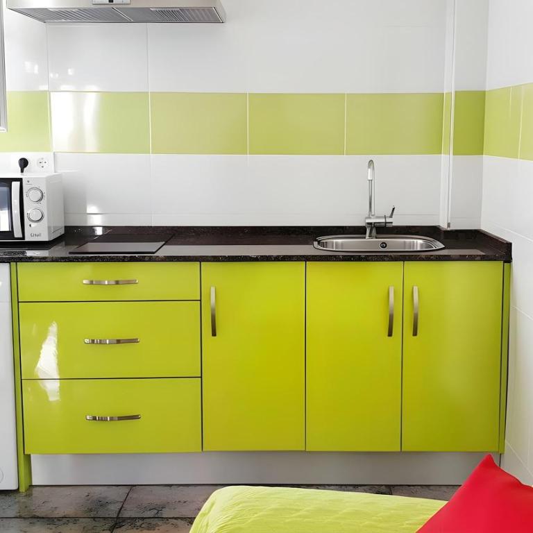 Apartamento con con balcon ideal para familias cerca de la playa - Apartment - 7
