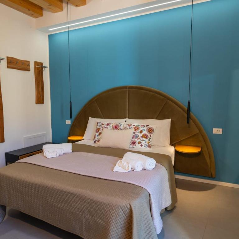 PANORMOS 91 Rooms & Terrace - Camera Tripla con Bagno Privato - 4