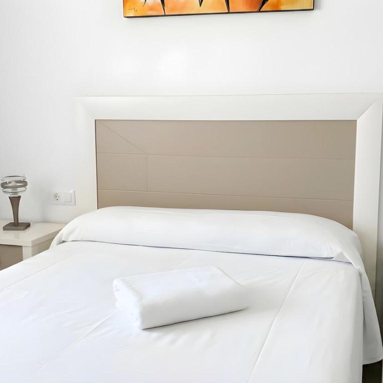 Apartamento con con balcon ideal para familias cerca de la playa - Apartment - 2