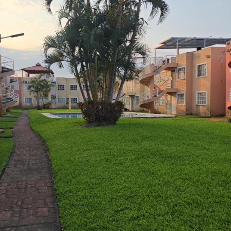 Departamento muy cerca de Mundo Imperial - Apartamento de 2 dormitorios - 8