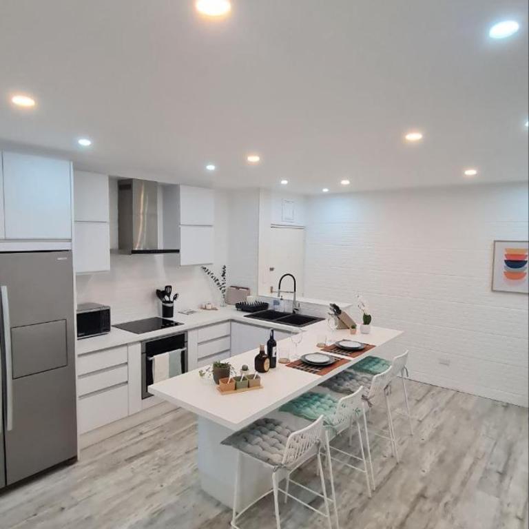 Luxury-Confort Location, Spectacular Apto Campo Alegre - Apartamento de 1 dormitorio - 3