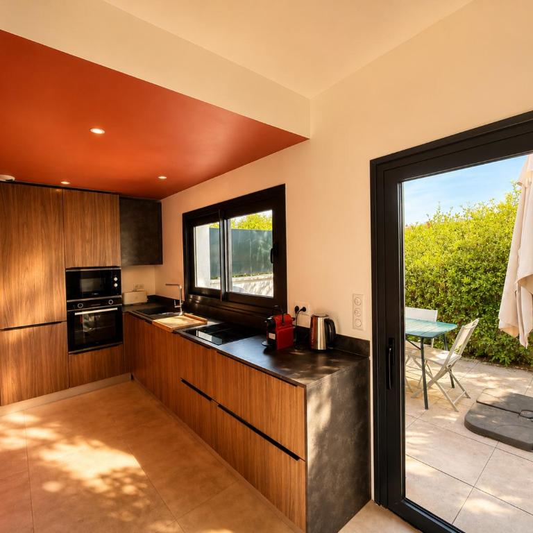 Oasis&Nirvana Lisle sur Sorgue piscine Barbecue Brasero Babyfoot 4 chambres climatisées - Villa - 3