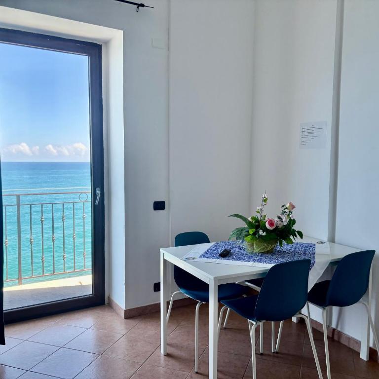 La Casa Sulla Scogliera - Appartamento con Vista Mare - 8