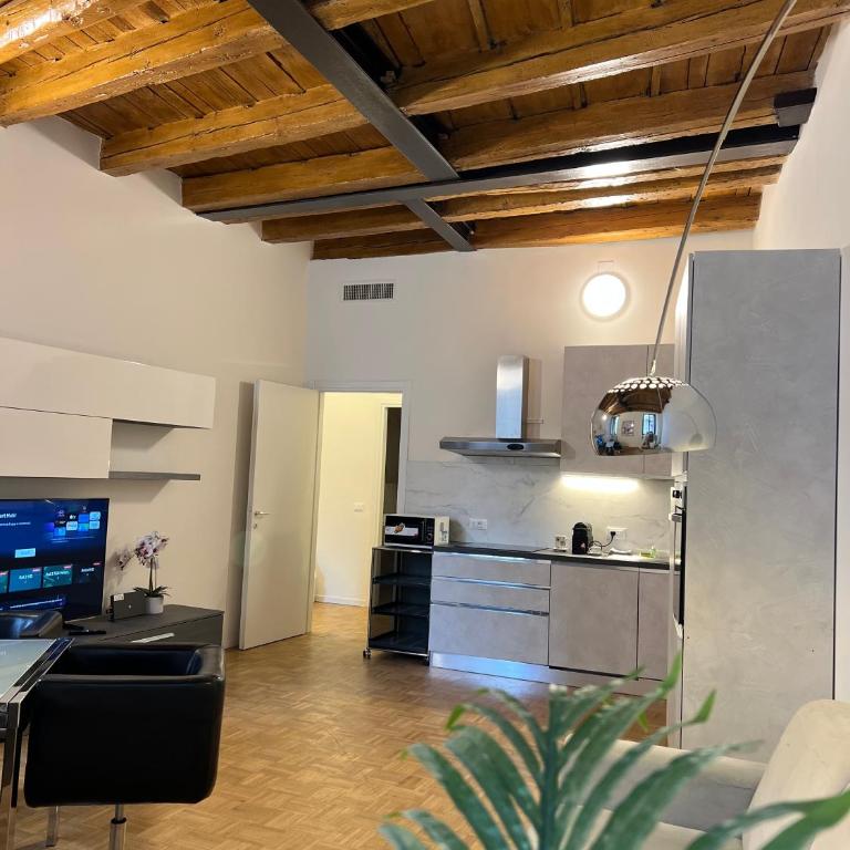 APPARTAMENTO ARENA DI VERONA 120MQ NETFLIX, WIFI e AIR CONDITIONING - Appartamento con 2 Camere da Letto - 1