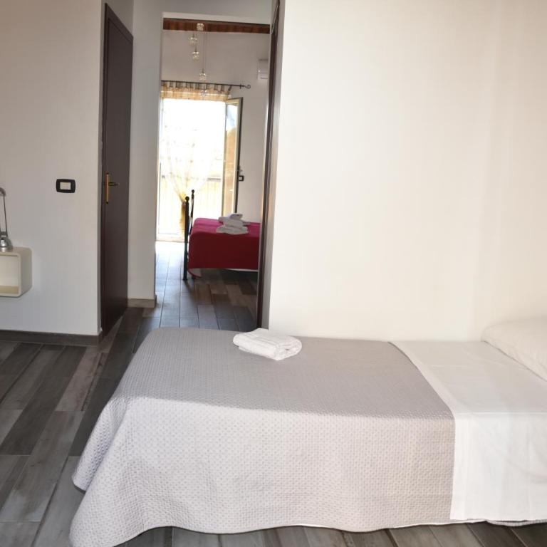 B&B Garden in the city - Camera Familiare con Terrazza - 10
