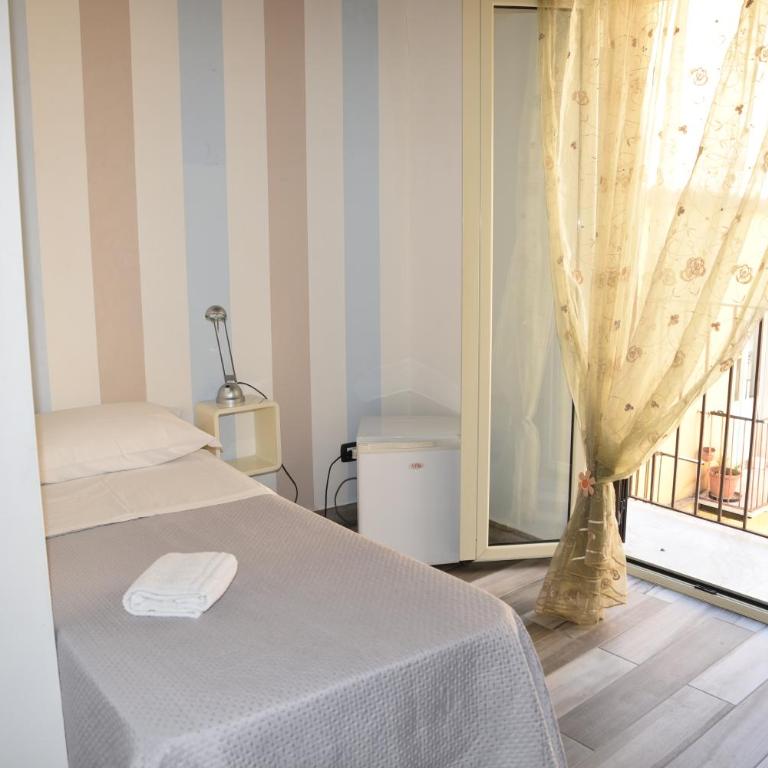 B&B Garden in the city - Camera Familiare con Terrazza - 11