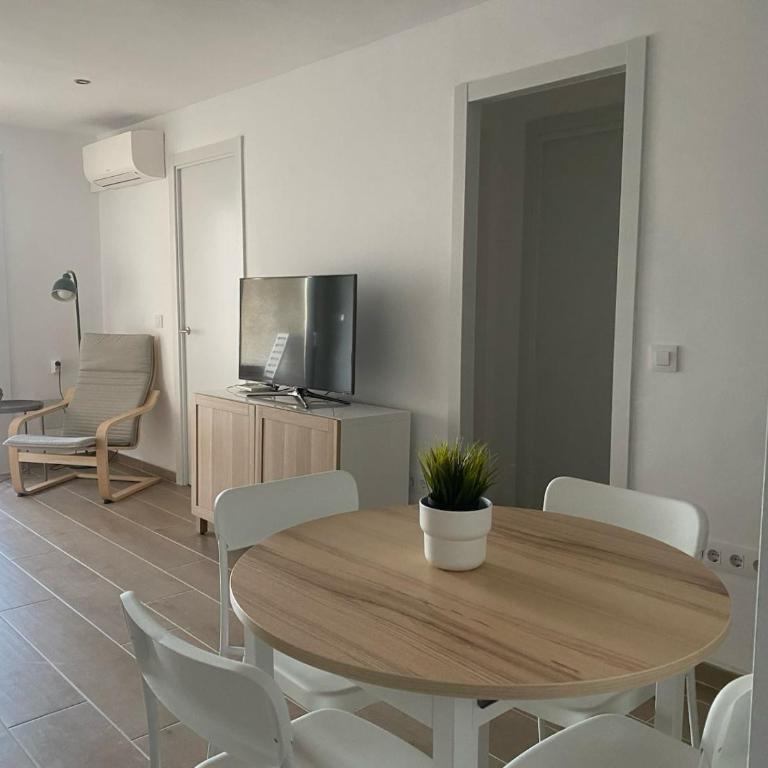 Apartament a 1a línia de mar, con WiFi - Two-Bedroom Apartment - 9