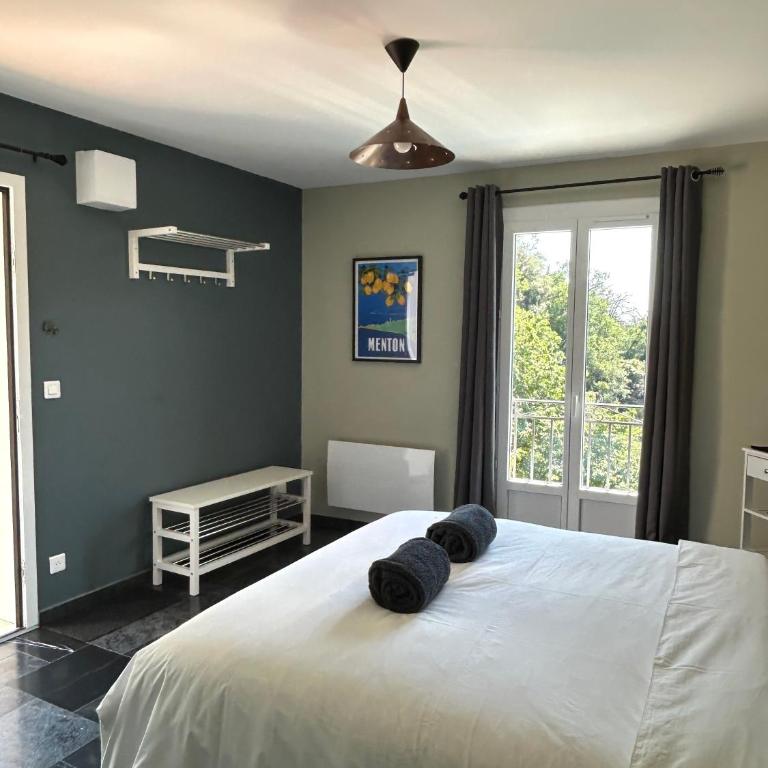 Des Ciappes et des Fées - Double Room with Terrace - 2