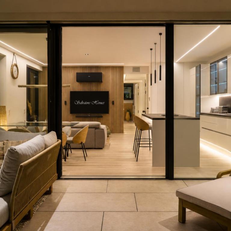 SalvatoreHomes - Luxury in the Centre of Bardolino with Private Jacuzzi & Direct Access to Infinity Pool - Casa Olivia - a 5 Star Luxury Collection at Lake Garda - Apartment with Pool View - 10