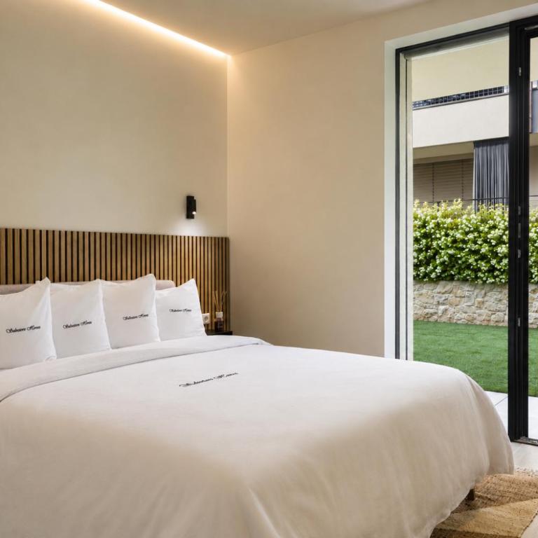 SalvatoreHomes - Luxury in the Centre of Bardolino with Private Jacuzzi & Direct Access to Infinity Pool - Casa Olivia - a 5 Star Luxury Collection at Lake Garda - Apartment with Pool View - 22