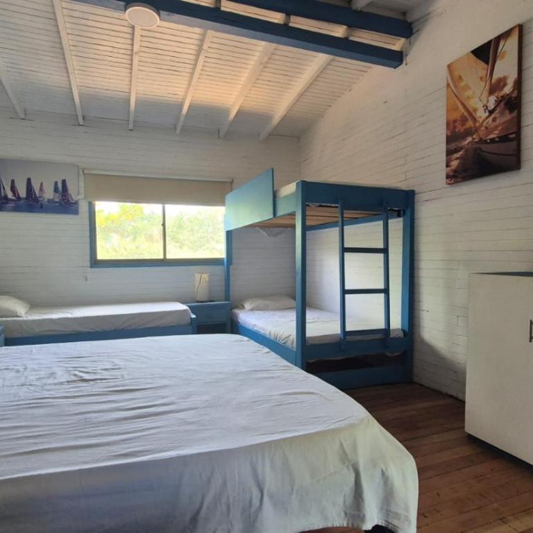 Santa Cruz - Four-Bedroom House - 11