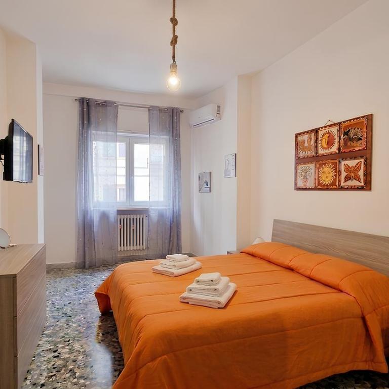 Garibaldi Square - Apartment - 1