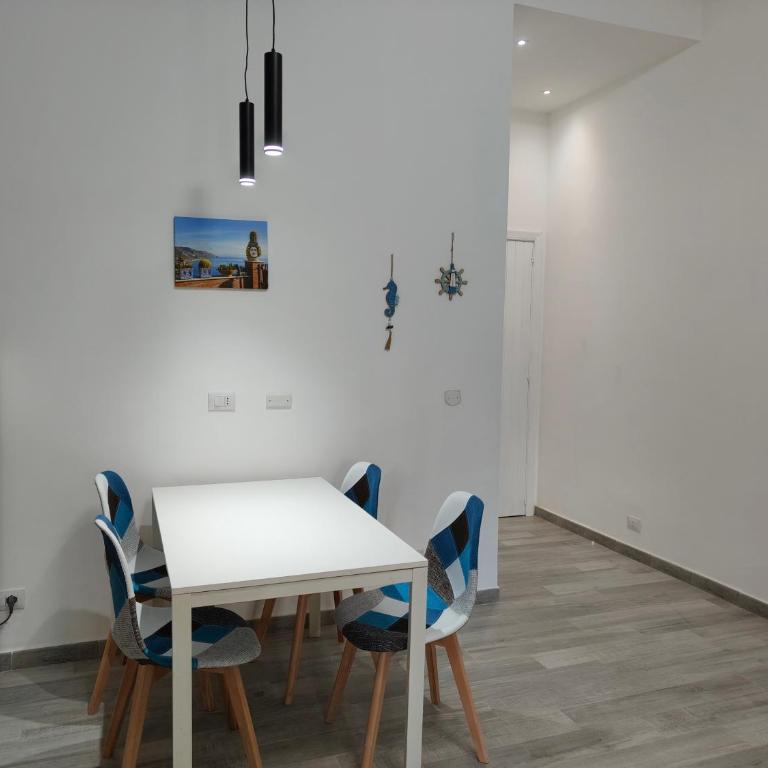 La Stella del Mare - Appartamento con 1 Camera da Letto, Balcone e Vista Montagna - 2