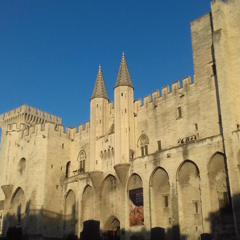 Studio en ville, calme et non-fumeur à Avignon - Studio Apartment - 20