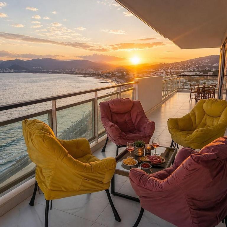 Luxury 3BR Apartment with Panoramic View, Terrace & 3 Bathrooms Cannes festival - Appartement - 20