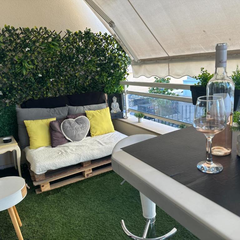 Amour Azur Appartement pour 2 avec jacuzzi et terrasse à 2 minutes de la mer - Studio - 7