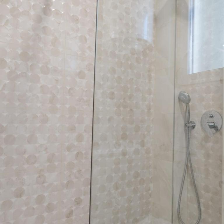 Jeca - One-Bedroom Apartment - 3