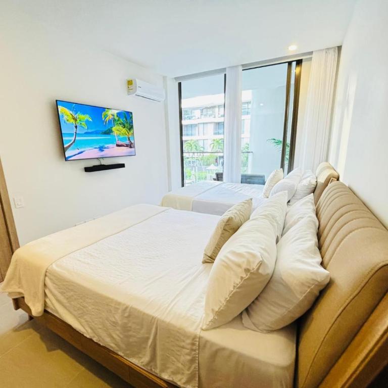 Oceanfront Residence at Exclusive Beach Club - Apartment with View and Balcony - 6
