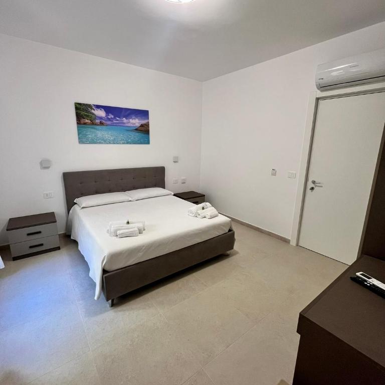 Perla della Riviera - Standard King Room - 2