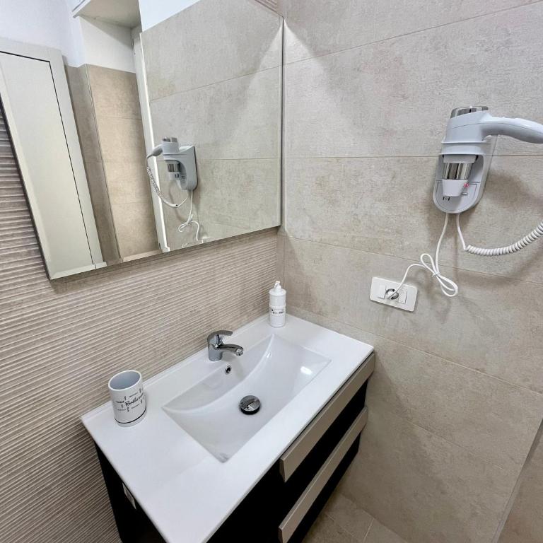 Perla della Riviera - Standard King Room - 7