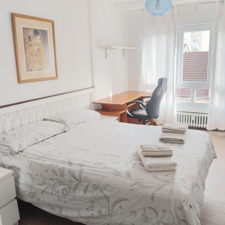 La Arena, playa San Lorenzo, centro Gijón - Two-Bedroom Apartment with City View - 8