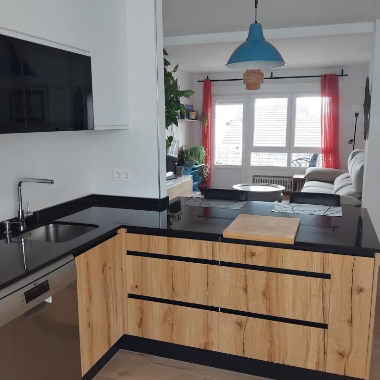 La Arena, playa San Lorenzo, centro Gijón - Two-Bedroom Apartment with City View - 10