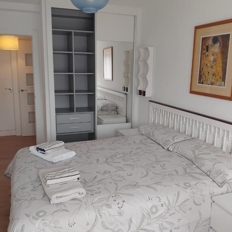 La Arena, playa San Lorenzo, centro Gijón - Two-Bedroom Apartment with City View - 11