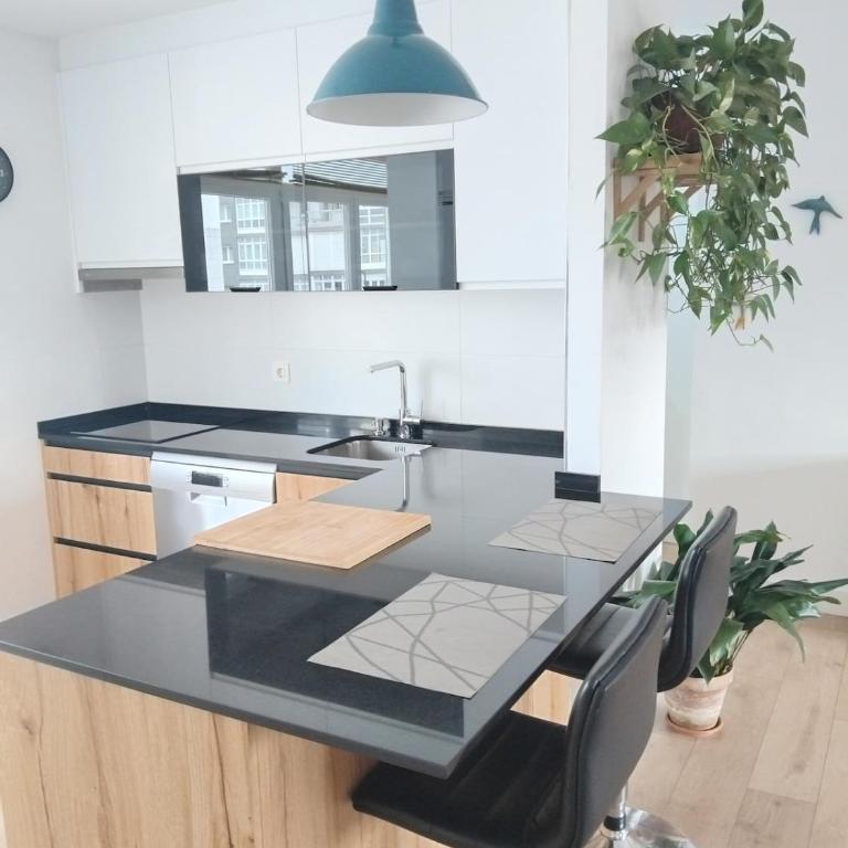 La Arena, playa San Lorenzo, centro Gijón - Two-Bedroom Apartment with City View - 20