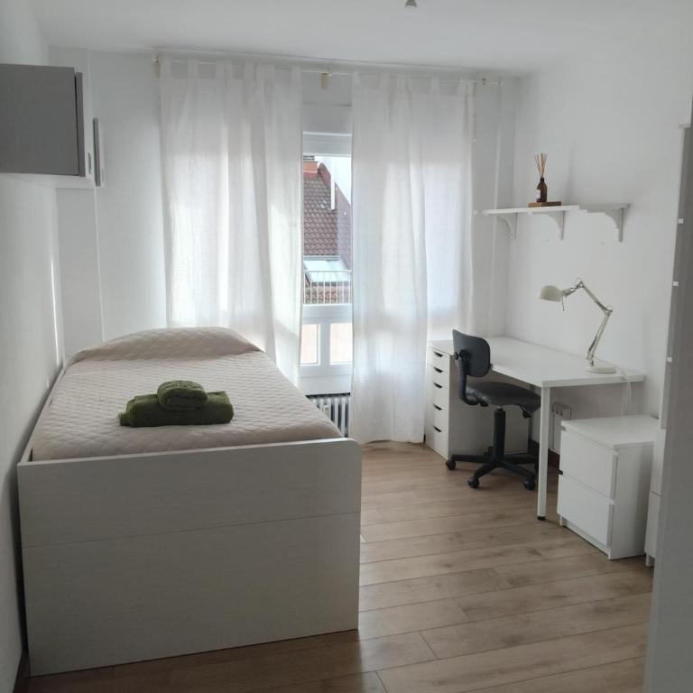 La Arena, playa San Lorenzo, centro Gijón - Two-Bedroom Apartment with City View - 21