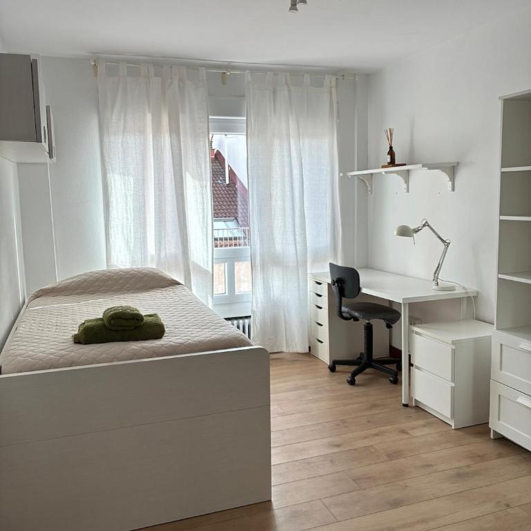La Arena, playa San Lorenzo, centro Gijón - Two-Bedroom Apartment with City View - 27