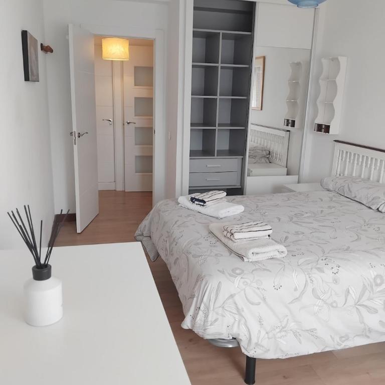 La Arena, playa San Lorenzo, centro Gijón - Two-Bedroom Apartment with City View - 30