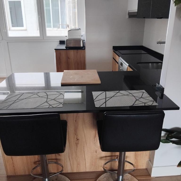 La Arena, playa San Lorenzo, centro Gijón - Two-Bedroom Apartment with City View - 46